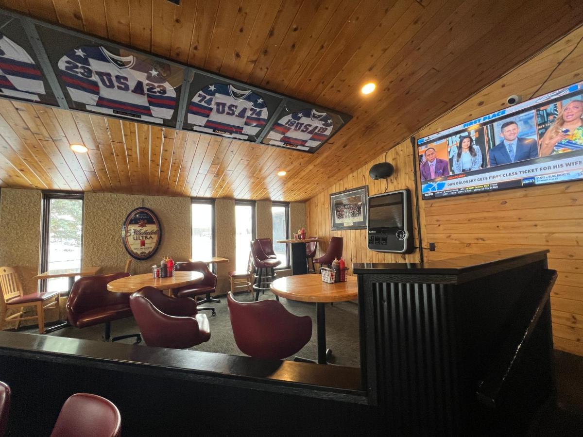 The Patch Lodge Warroad Exterior photo
